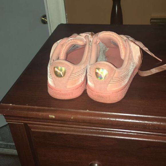 Sneakers 👟 - Picture 1 of 3